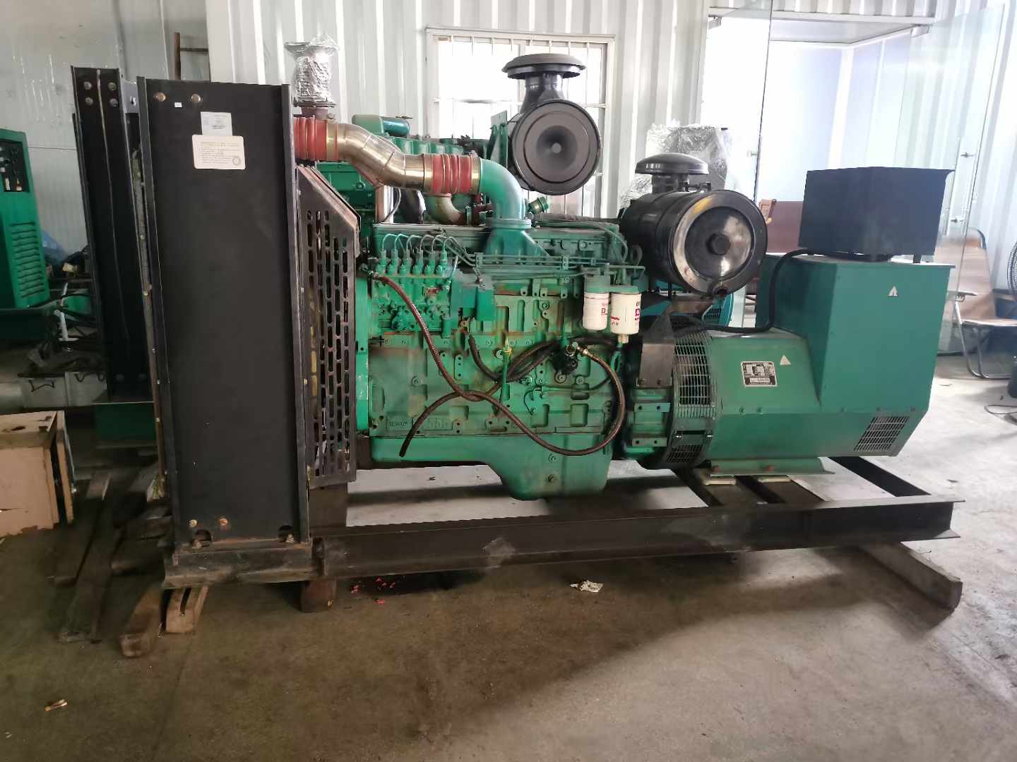 汉阳发电机租赁如何确定电缆的承载电流是否在安全范围内？