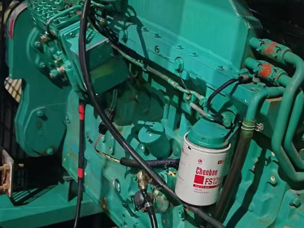 汉阳如何确定新的发电机组控制系统是否与原系统兼容？