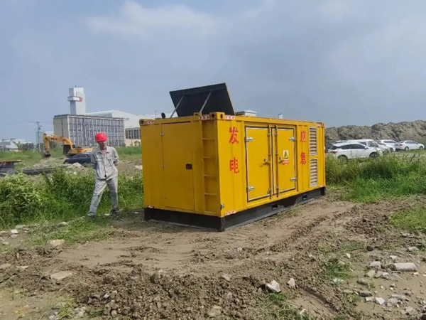 汉阳200KW柴油发电机机组每小时的油耗量受哪些因素影响？