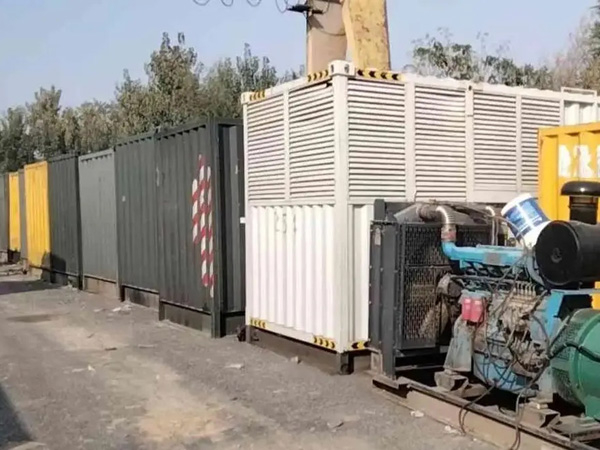 汉阳200KW柴油发电机机组每小时油耗是多少？