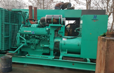 汉阳发电机组如何判断水冷式机油散热器内部是否需要清洗？